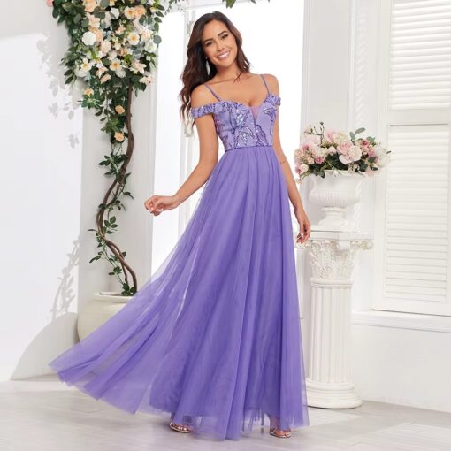 ✨ Deslumbre em Qualquer Ocasião: Vestido de Festa Longo Luxo Fino com Tule e Decote em V! ✨