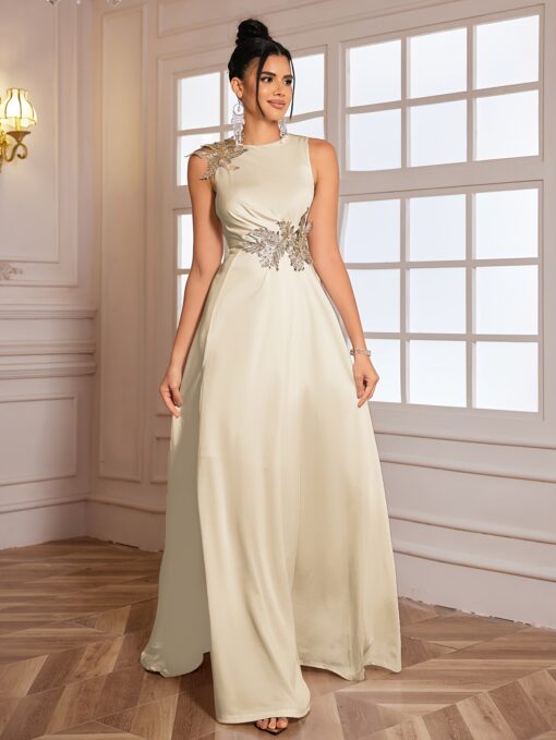 Vestido Maxi Elegante, Sem Mangas com Bordado Floral Design Com Cintura Ajustada e Fenda Lateral - Damasco