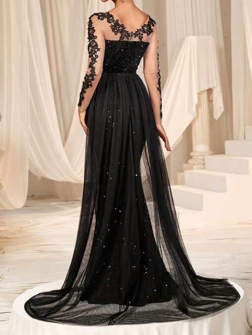 Vestido Longo Elegante Preto com Lantejoulas e Costas Abertas - Cintura Alta, Detalhes em Renda e Mangas Ilusórias